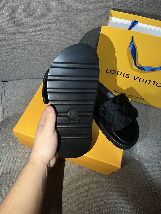 Slapi Louis Vuitton marimea 38 negri/black