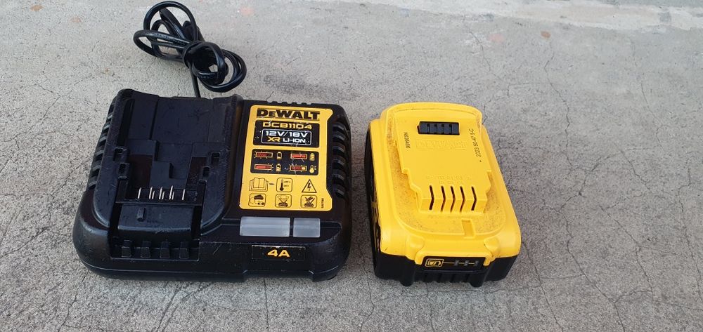 Incarcator și baterie dewalt. 5.AH.18 v.