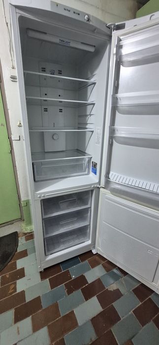 Холодильник Indesit
