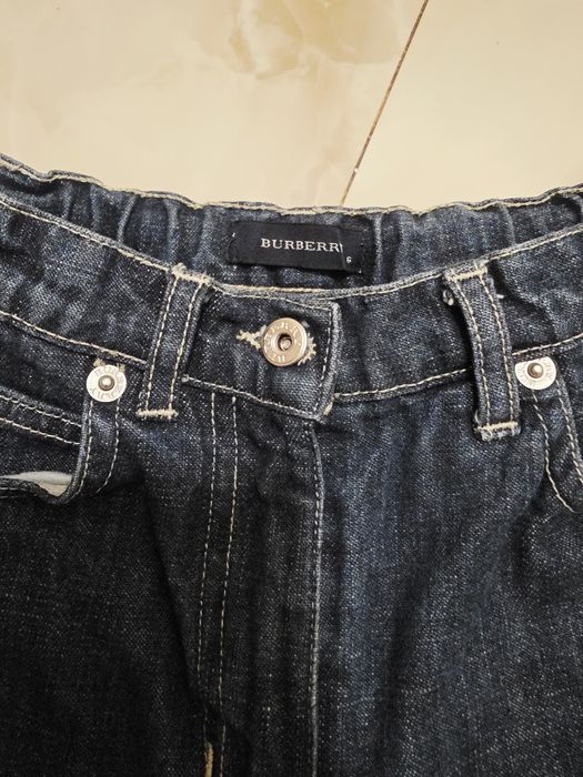 Blugi Burberry stare foarte bună 6 ani culoare bleumarin