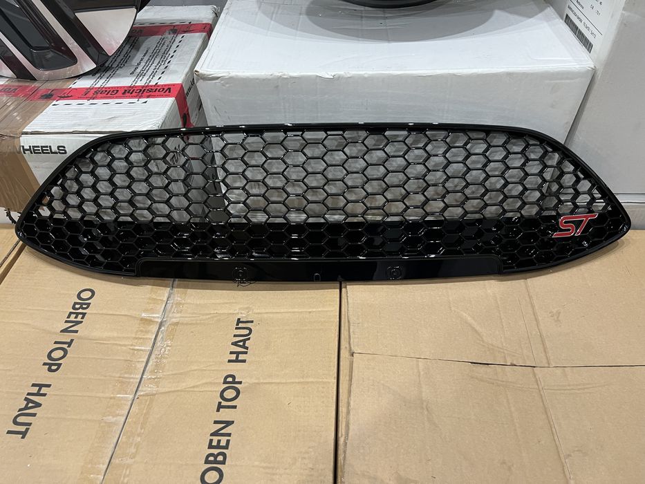 Ford Fiesta MK7 ST предна решетка Маска Фиеста нова оригинална