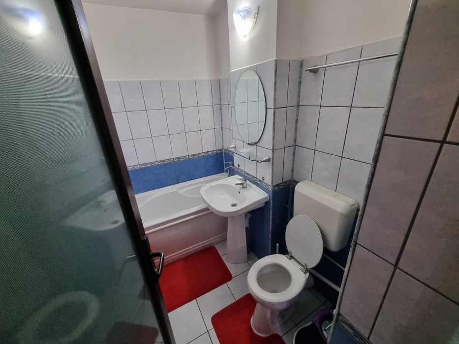 Proprietar închiriez apartament cu 2 camere zona Lipovei