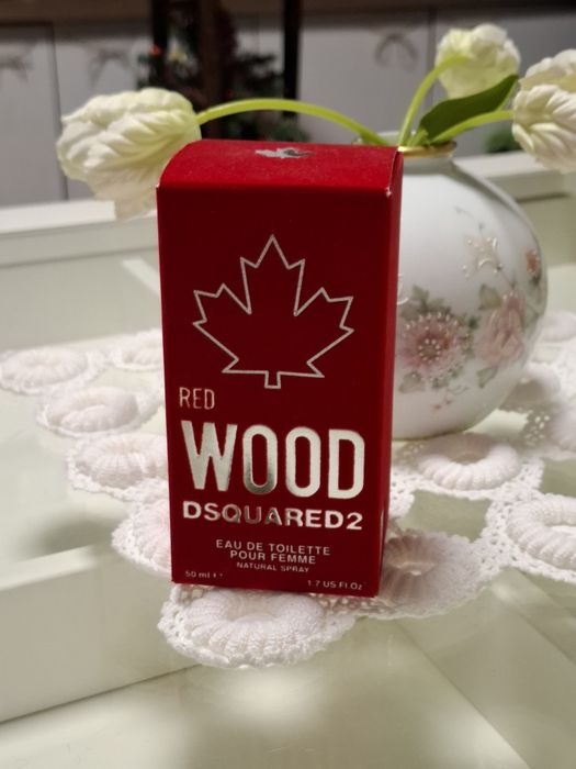 Дамска тоалетна вода Dsquared2 Red Wood 50ml