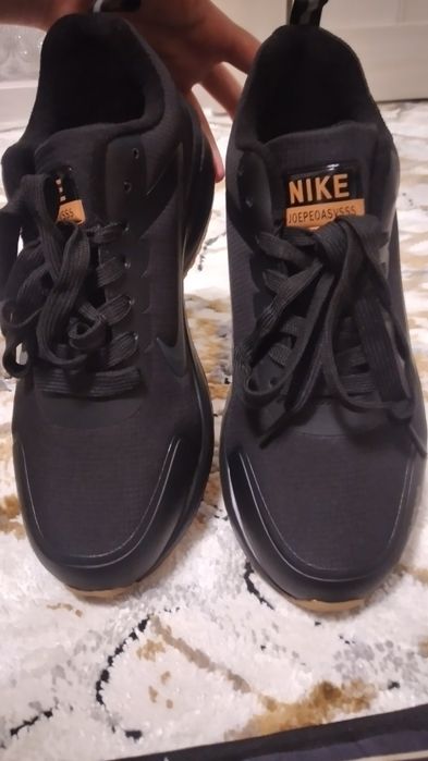 Продаются новые кроссовки