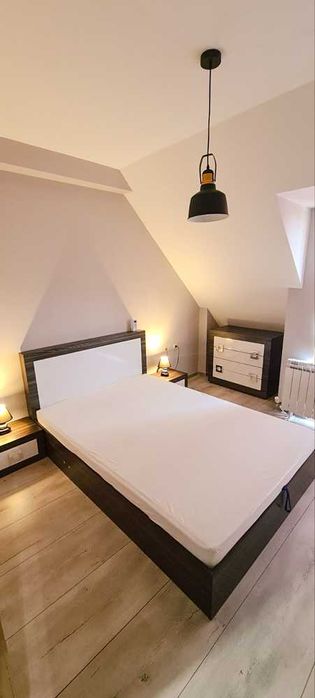 Дава се под наем Тристаен апартамент в Русе, Център - 96 кв.м за 560 € - Снимка #3