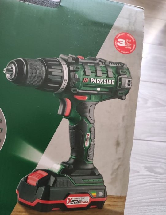 Trusa bormasina 20 V Parkside cu 2 acumulatori incarcator