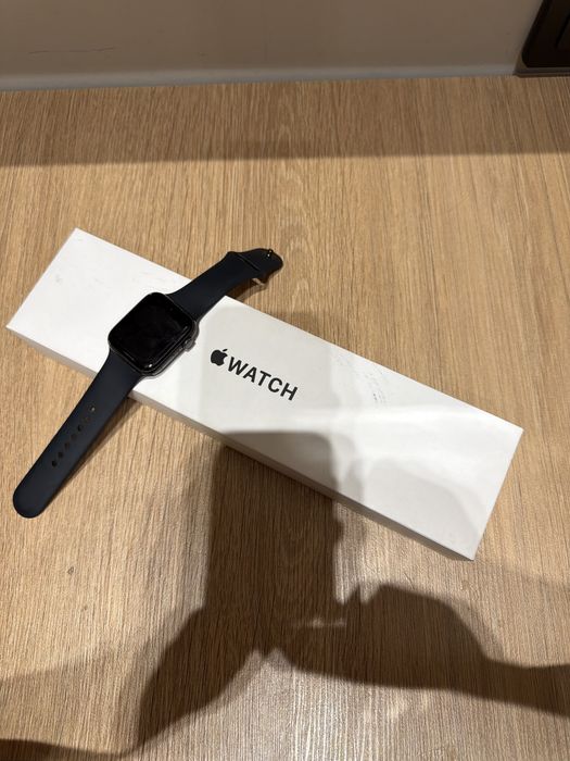Apple watch SE срочно продаю