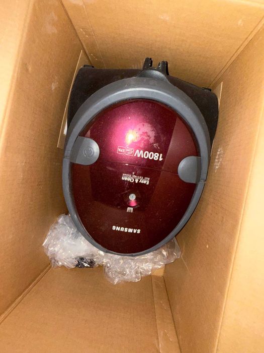 Пылесос Samsung.