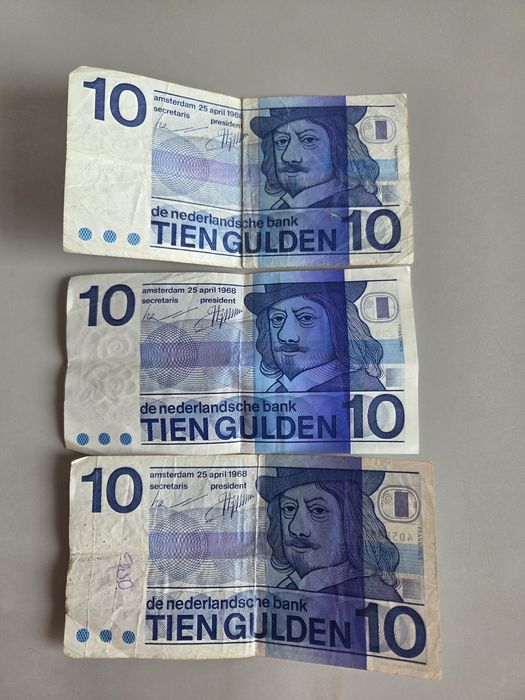 Vand bancnote de colecție