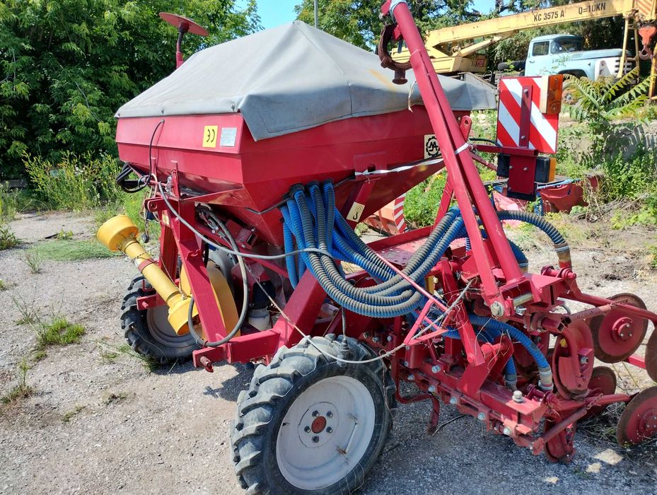 Сеялка СПУ - пневматична, навесна и прикачна