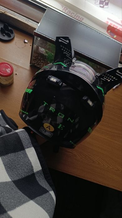 Мотошлем продаётся срочно