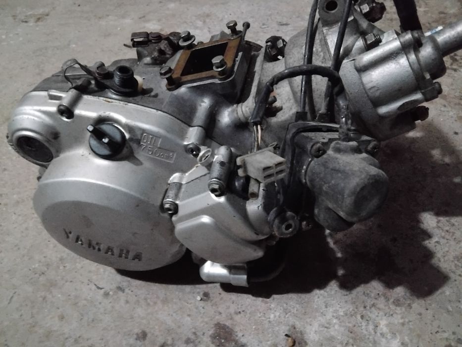Motor Yamaha 125 cm