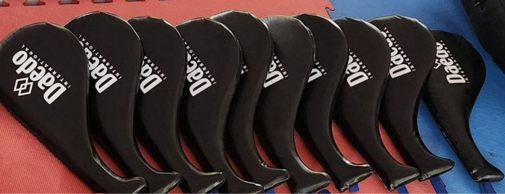 Продается  ракетки и лапы для всех