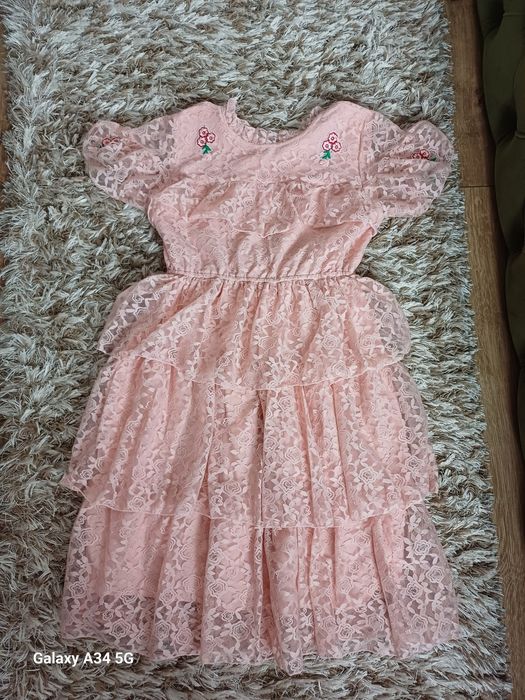 Rochii marimea 40-42, M-L impecabile