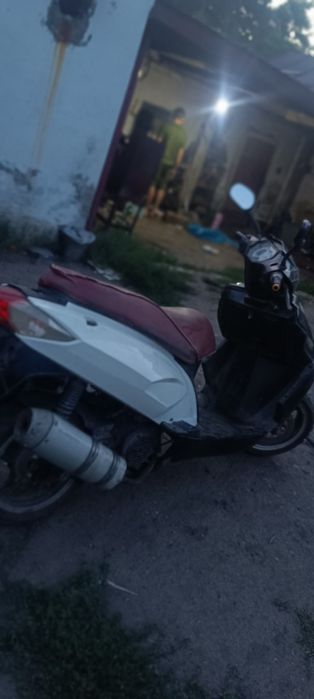 Скутер 150 кубов