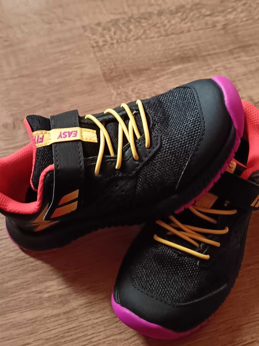 Нови детски маратонки, Марков и 28 номер