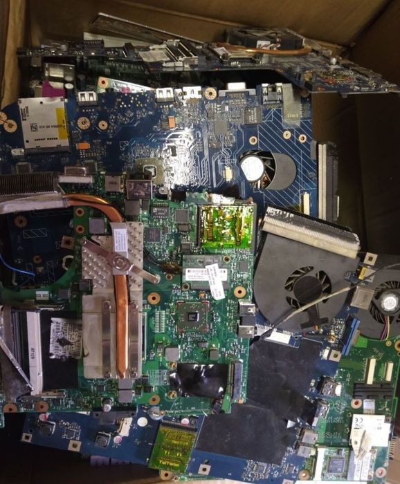 Placi de  baza laptop defecte