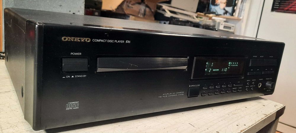 Голям модел! Cd плейър Onkyo dx-7210