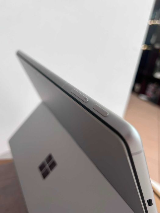 Microsoft Surface Pro 9 5G 512GB SSD 8GB RAM Ca Nou Garantie