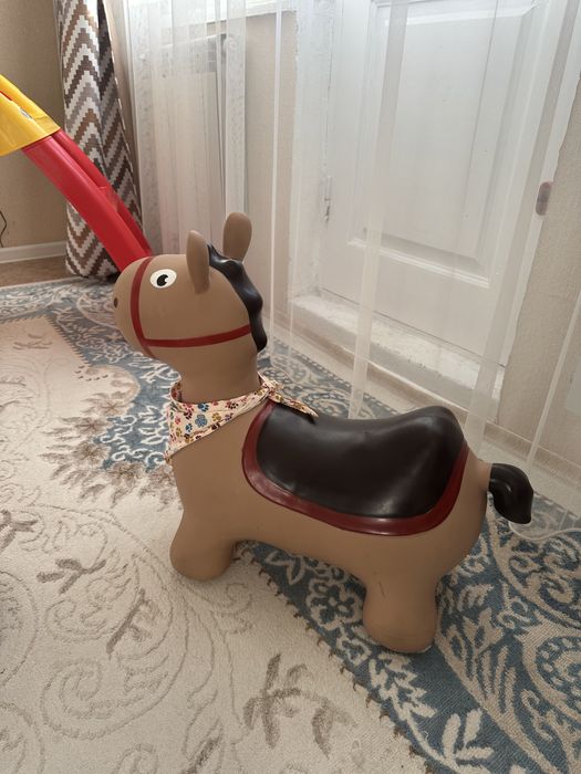 Продам прыгунок детский