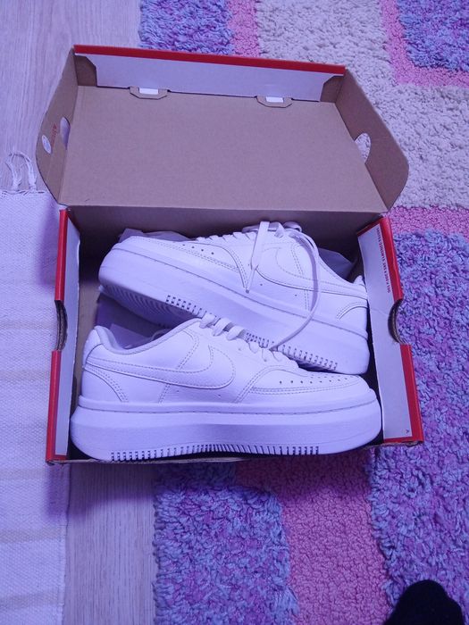 Vând Nike Air Force 1