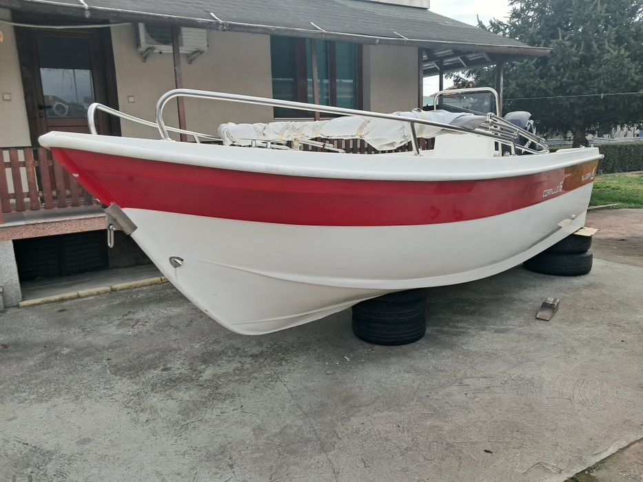 Морска лодка Алегра