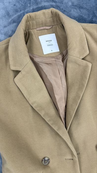 Стилно дамско палто в карамелено кафяво