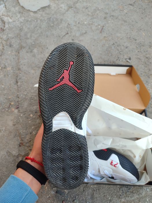 Nike Jordan обувки