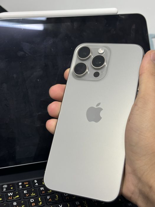 Iphone 15 про макс срочно продаю