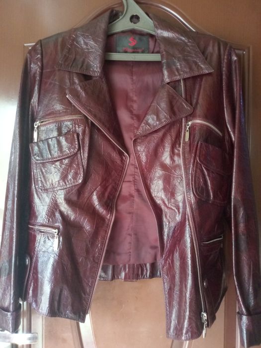 Кожаная куртка женская