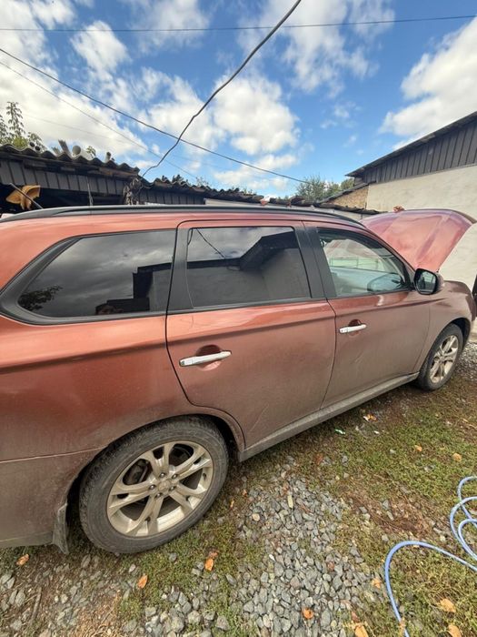 Срочно продам Митсубиси Оутландер