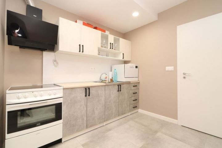 Продава се Двустаен апартамент в София, Люлин 6 - 71 кв.м за 2479 €/кв.м - Снимка #3