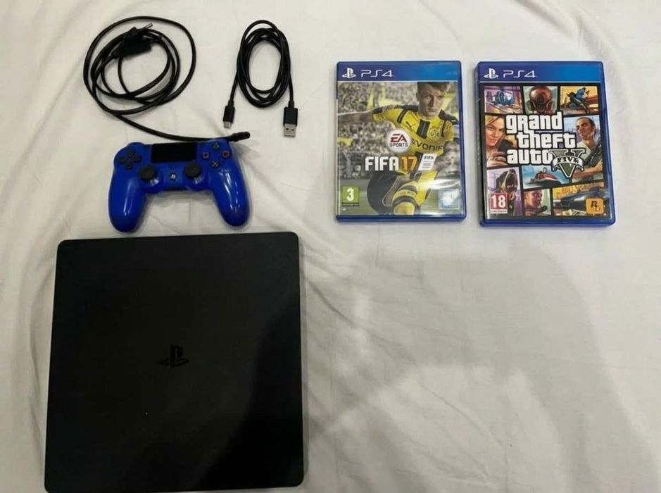 Vand ps4 functinal aproape nou