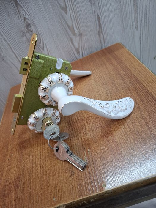 Дверные замки в широком ассортименте