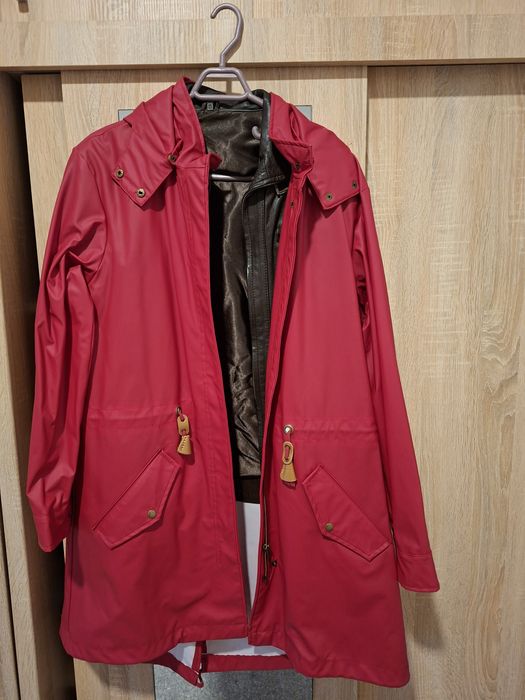 Geaca primavara rosie ca focul