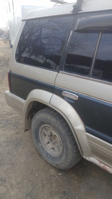 Митсубиси Паджеро объем 2 5