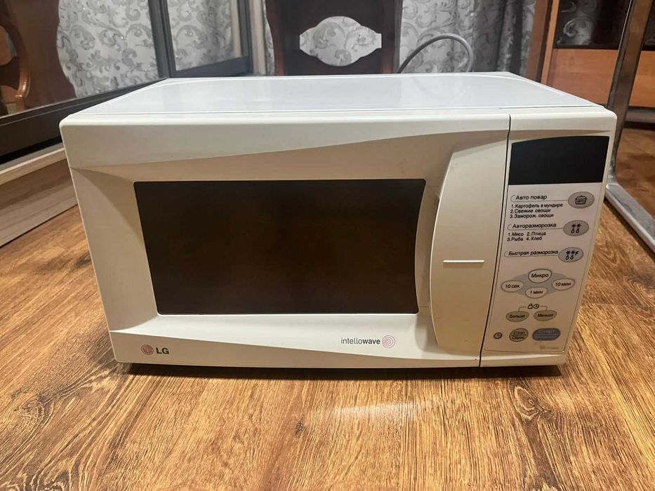 Микроволновая печь (БУ) продам