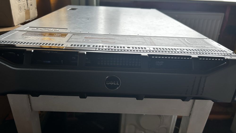 PowerEdge R720 – 128GB RAM, 18TB storage
