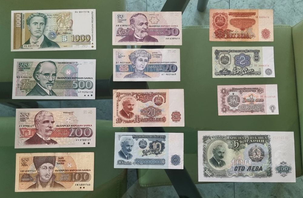 България. 12 броя . 100, 500 ,1000 лева  и 100 лева са UNС.