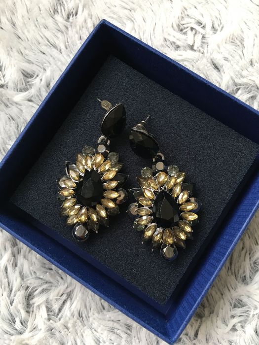 Обеци, дамски бижута