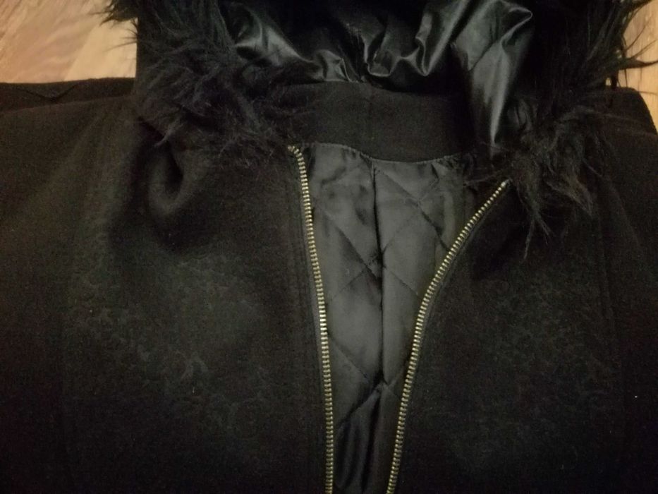 Дамско палто с удължена задна част