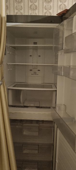 Продаю холодильник LG