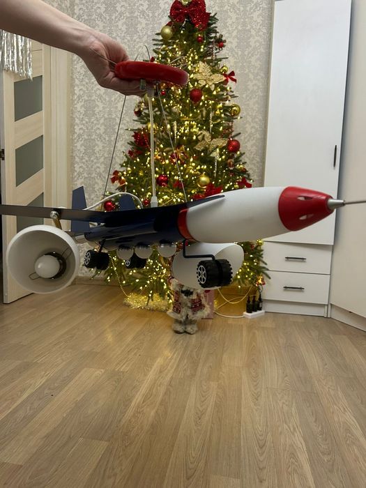 Продам люстру детскую