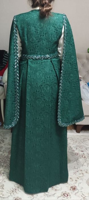 Продам камзол и платье на узату