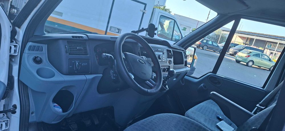 Vând Ford Transit