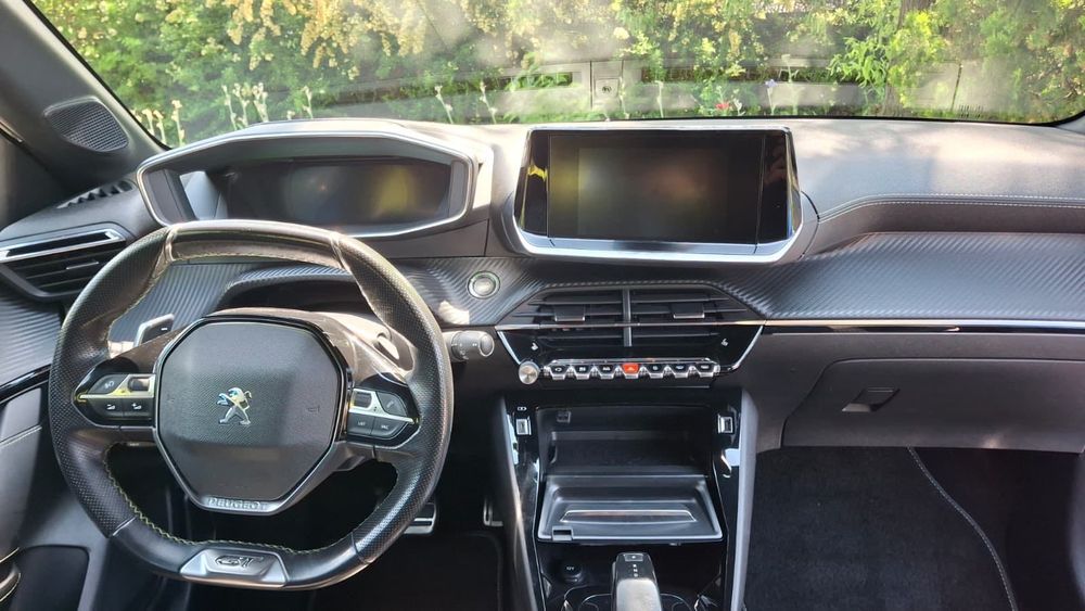 Vând autoturism marca Peugeot 208 GT LINE