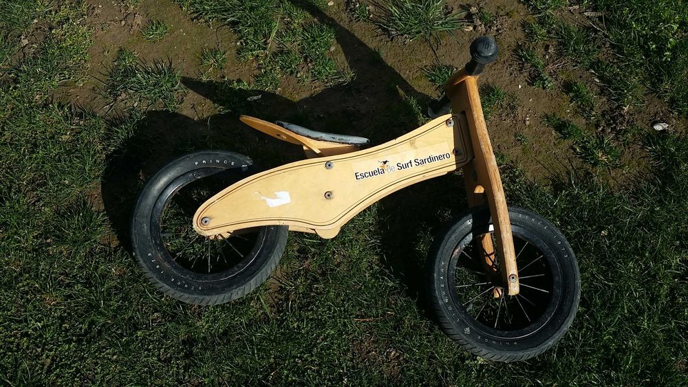 Bicicleta din lemn făra pedale