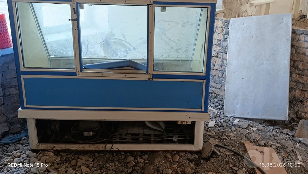 Haladinik vitrina rabochi ishlaydi