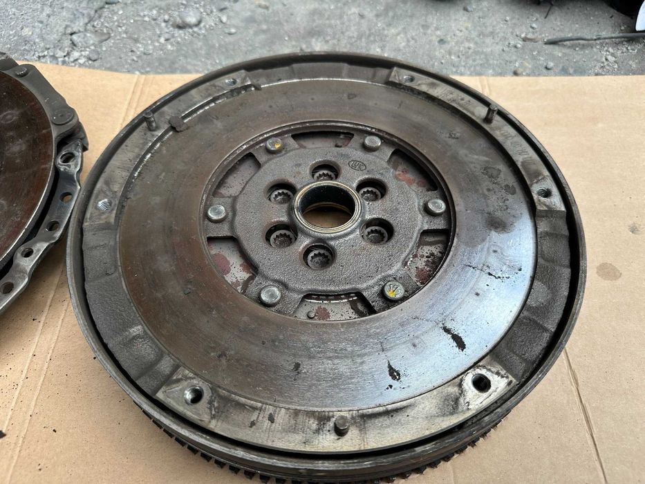 Volanta masa dubla + Kit ambreiaj Audi A4 B7 2.0 TDI BPW 140 CP