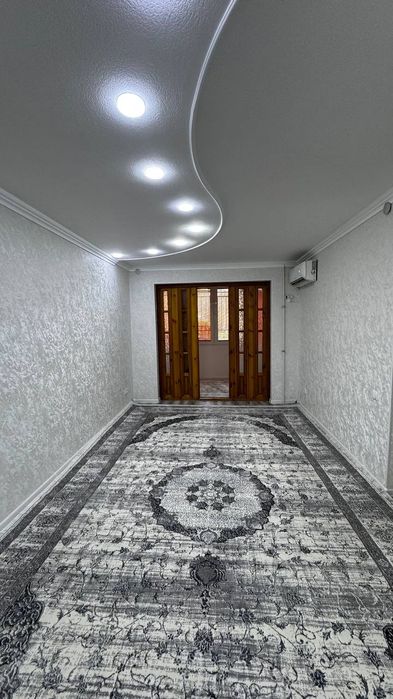 Продается 2х комнатна квартира на 1 вом этаже
Ориентир: Гагарина
Сзади